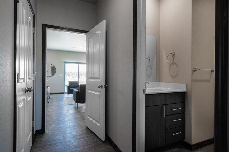 Building Photo - 1122 Crosby Dr