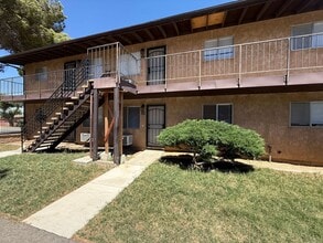 Building Photo - 524 E Ave Q-12