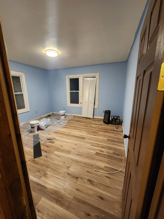 Building Photo - 717 Fourth St NE