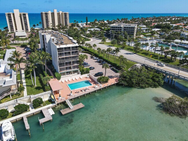 Building Photo - 225 S Beach Rd