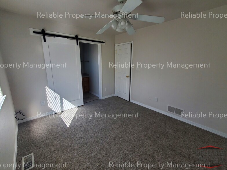 Building Photo - 4440 E Ladino Dr