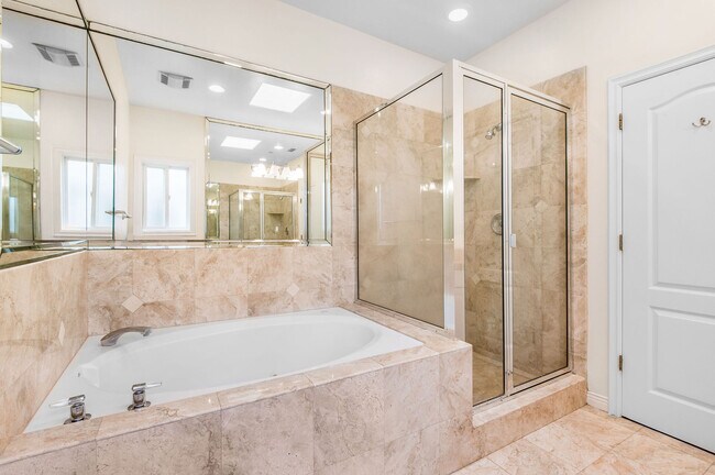 Building Photo - 1720 Carlson Ln