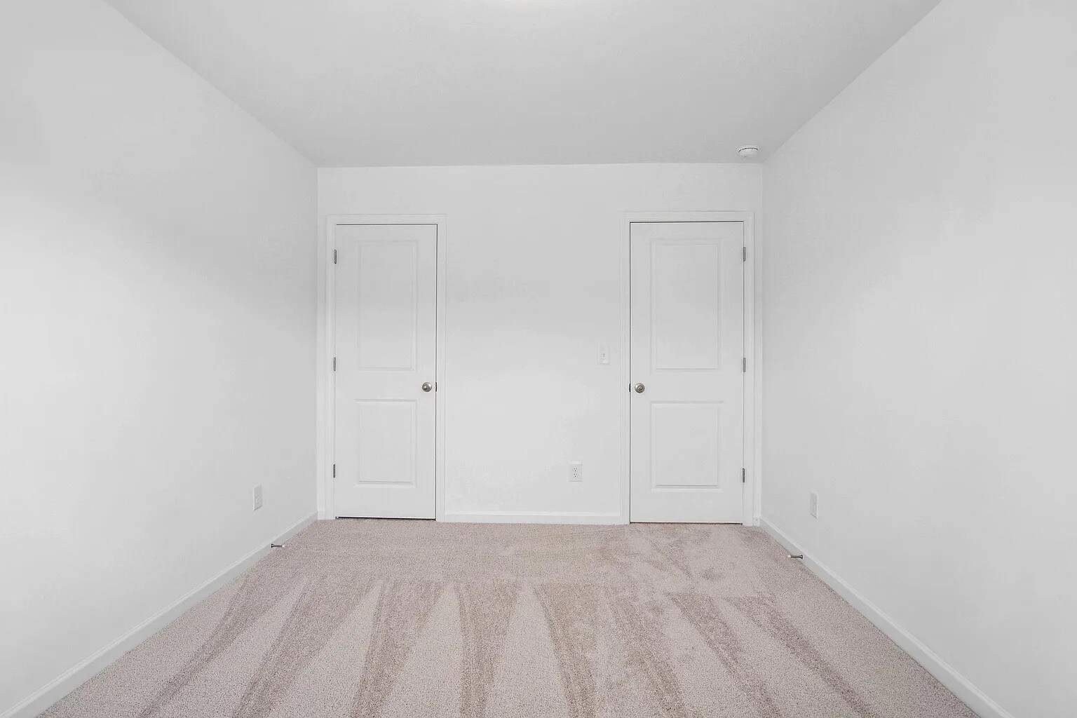 Building Photo - Room in House on Starmoss Ln