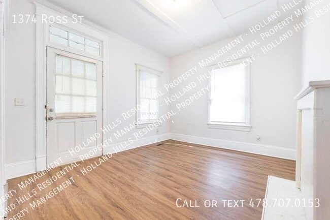 Building Photo - 1374 Ross St