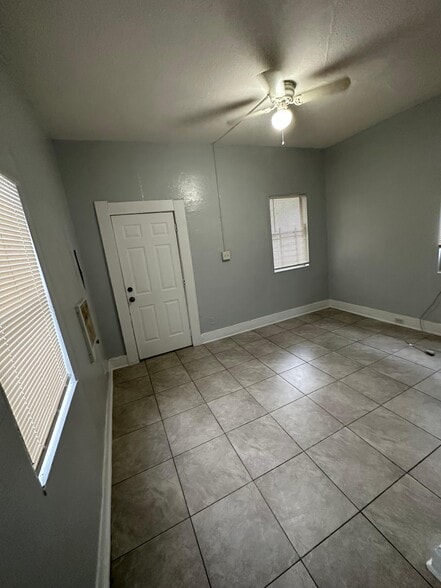 Building Photo - 707 Franklin St