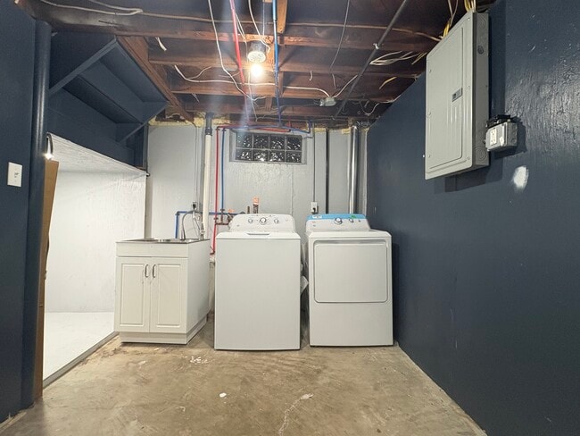 Building Photo - Mayfield