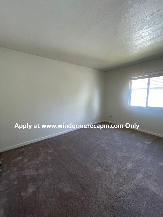 Building Photo - 6319 Seyferth Way
