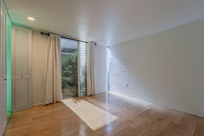 Building Photo - 4411 N 40th St