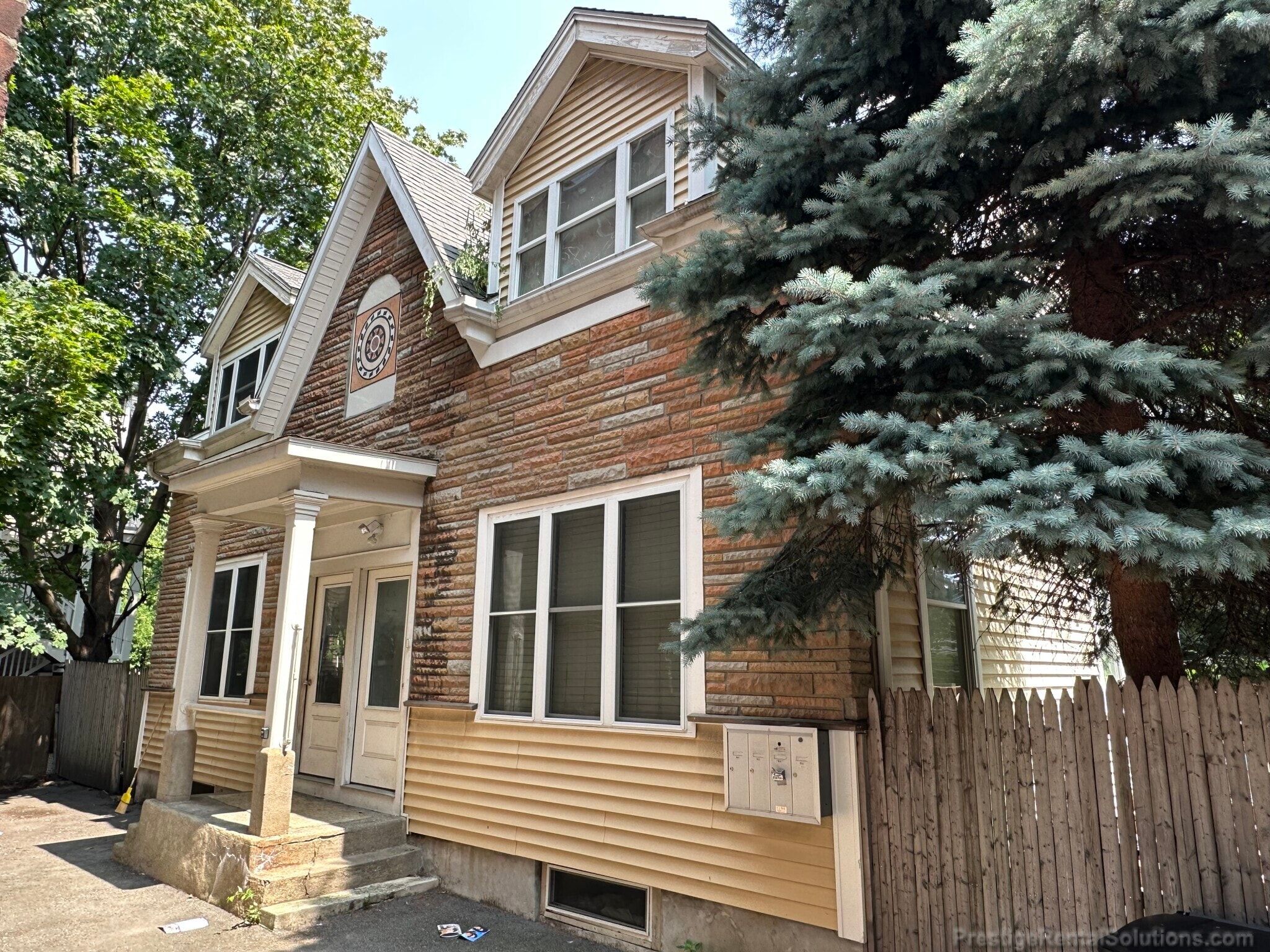 Building Photo - 842 Dorchester Ave
