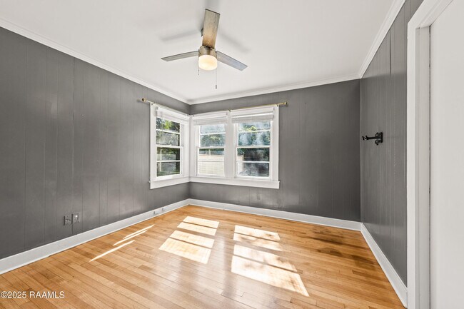 Building Photo - 107 Acadian Dr