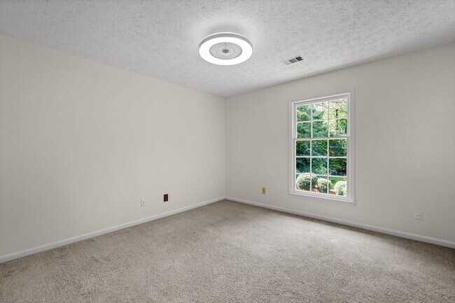 Building Photo - 254 Graves Rd