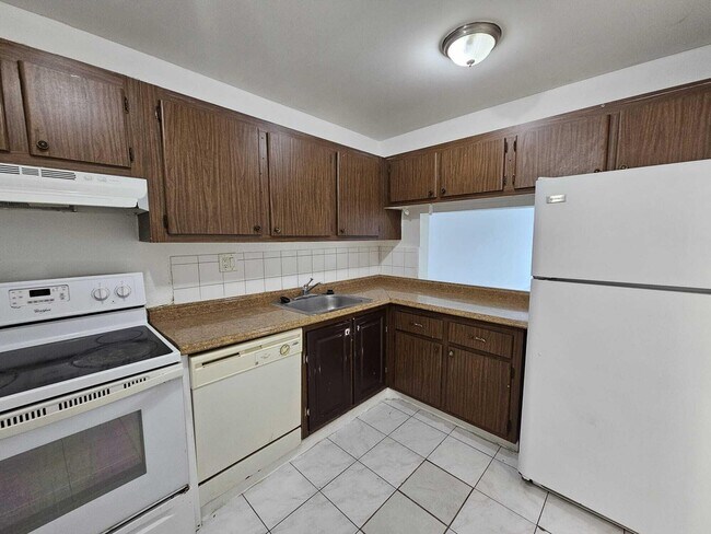 Building Photo - 8000 S Colony Cir