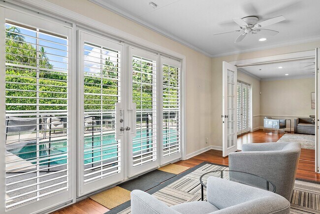 Building Photo - 2121 Areca Palm Rd