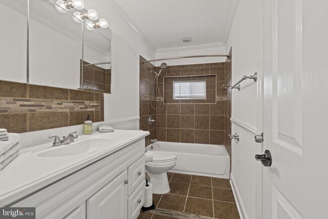 Building Photo - 5 Burgess Ln