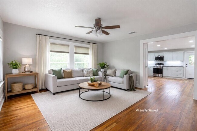 Building Photo - 329 Flores St