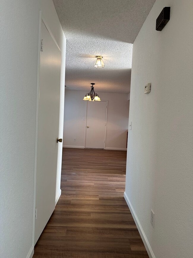 Building Photo - Mature dog considered. Nice home, convenient location off Placer & Wisconsin, Rdg.