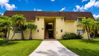 Building Photo - 13710 SW 90th Ave