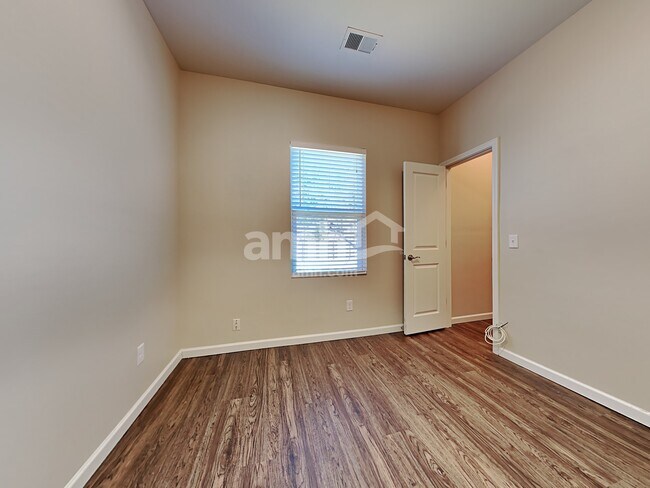 Building Photo - 321 Iveson Rd