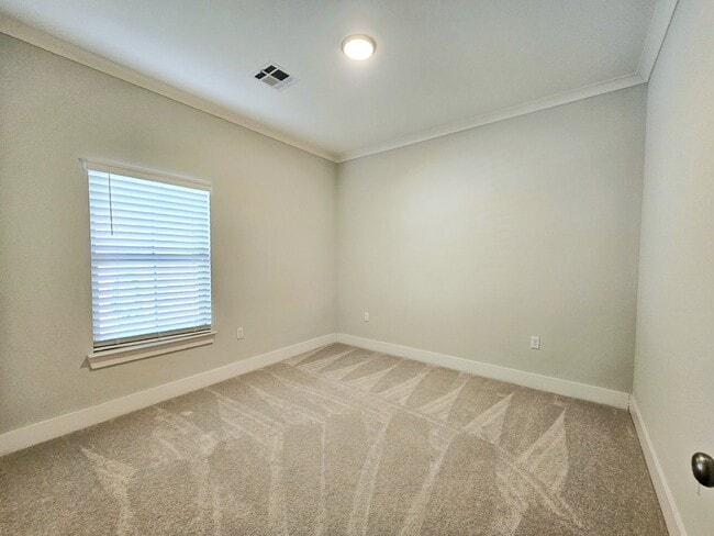 Building Photo - Stunning 4-Bedroom Waterfront Home with Granite Countertops and Hardwood Floors in The Sanctuary ...