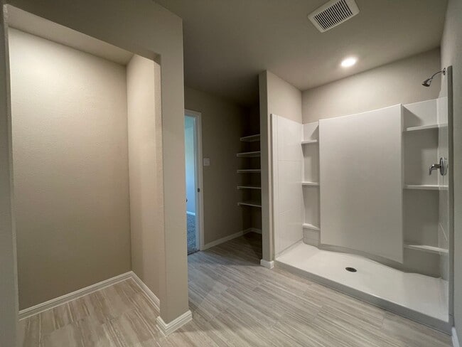 Building Photo - AVAILABLE NOW 4 BEDROOM 2 BATH NEW CONSTRU...