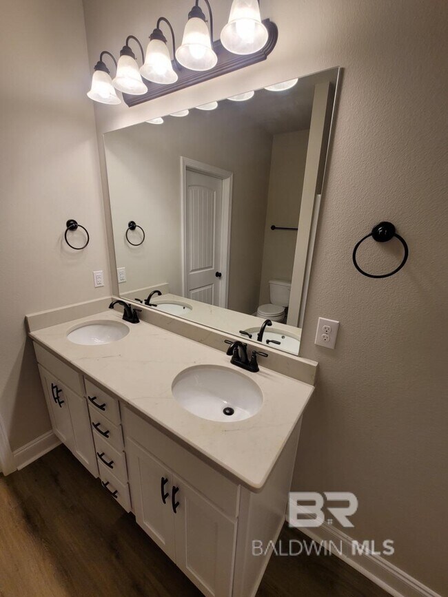 Building Photo - 1056 Stella Rd