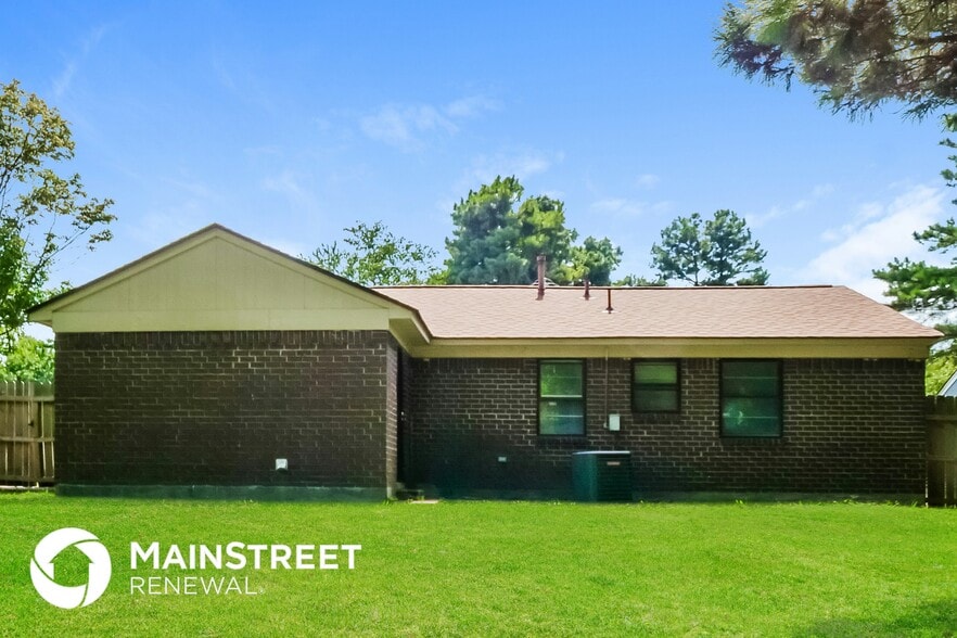 Building Photo - 5120 Breckenwood Dr