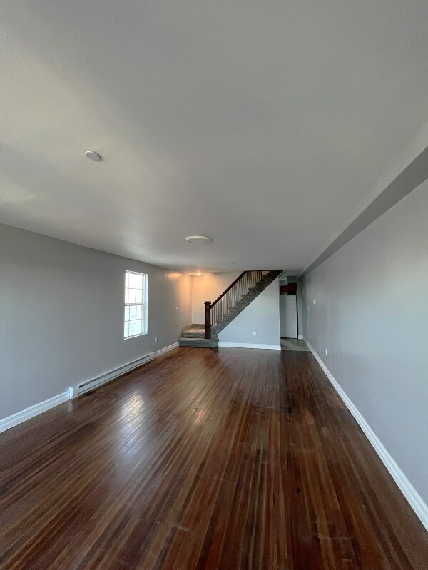 Building Photo - 19 Rutter St