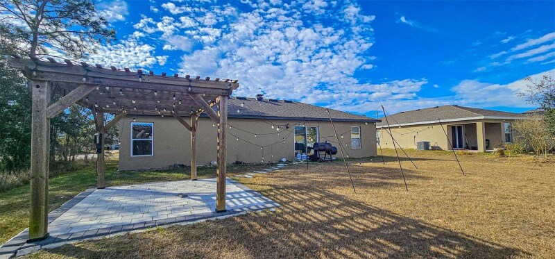 Building Photo - 271 Begonia Ln