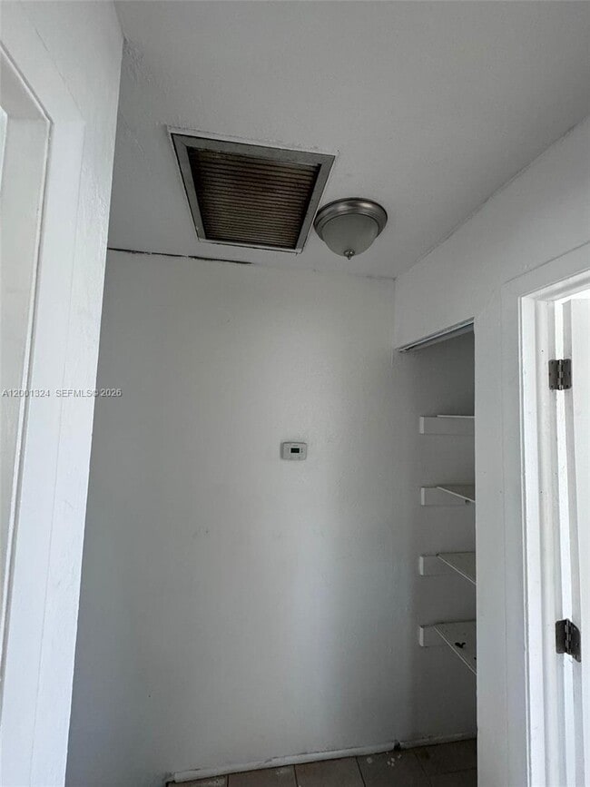 Building Photo - 5535 Tenth Ave