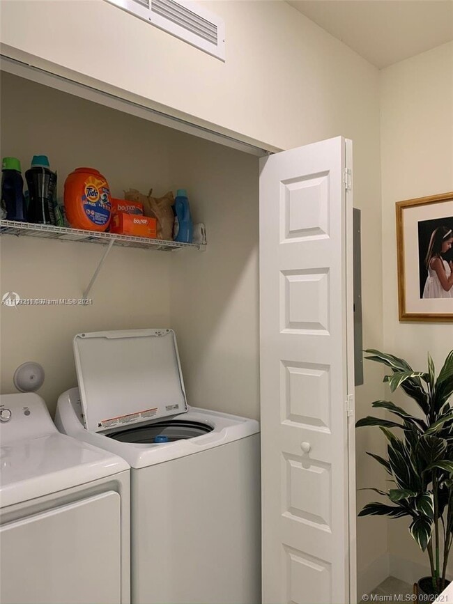 Building Photo - 4747 NW 85th Ave