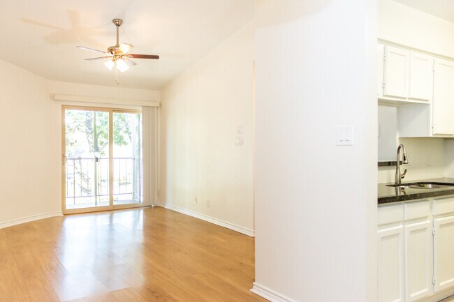 Building Photo - 2120 El Paseo St