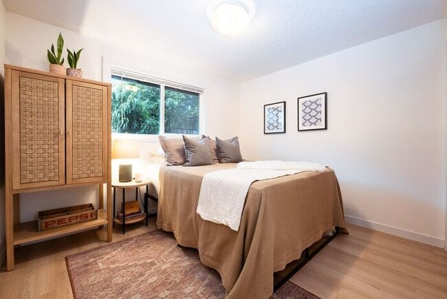 Building Photo - Great Location near George Fox University ...