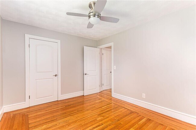 Building Photo - 76 Crossland Rd
