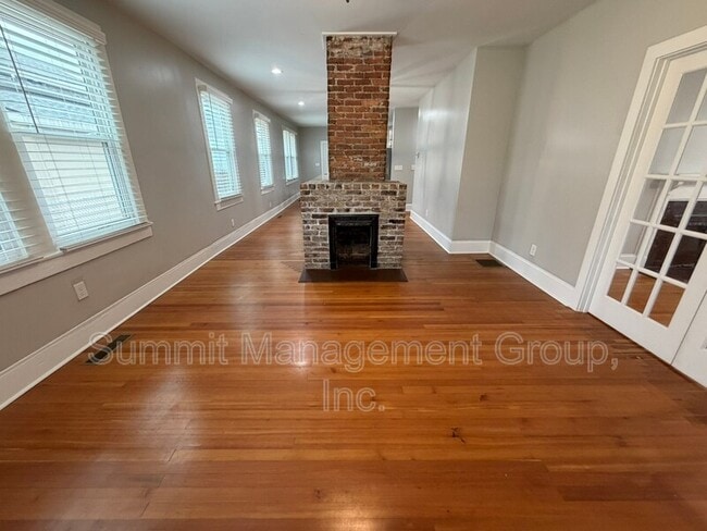 Building Photo - 8 N Broad St