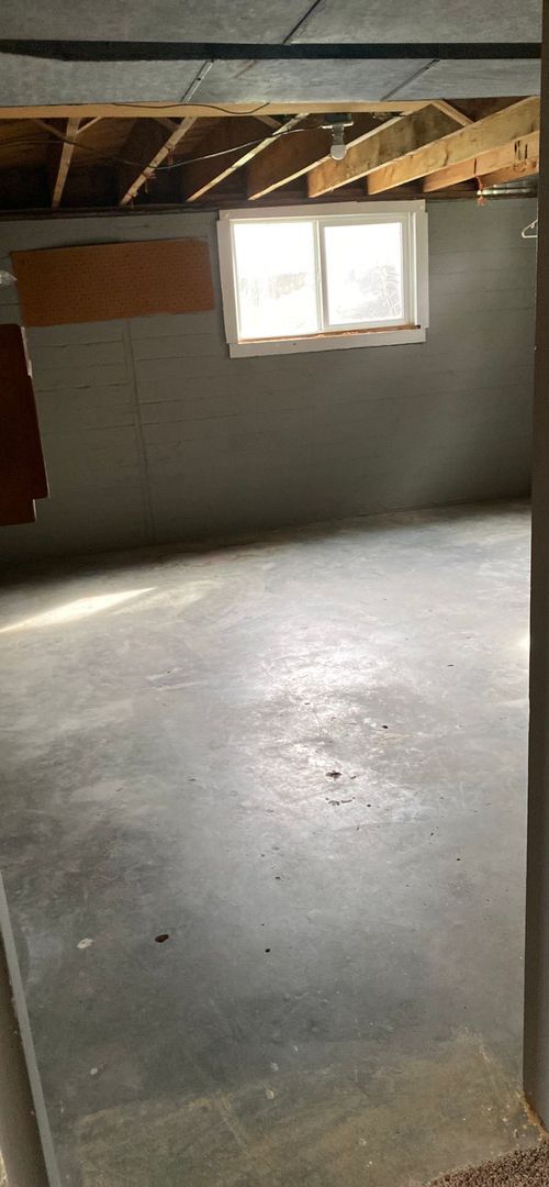 Building Photo - Cozy Home