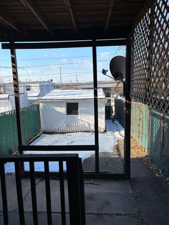 Building Photo - 3 Bedroom 1 Bath in Harrisburg, PA!