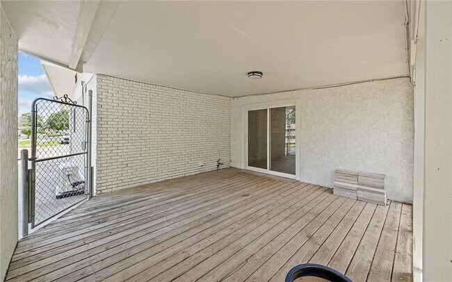 Building Photo - 5729 Abby Dr