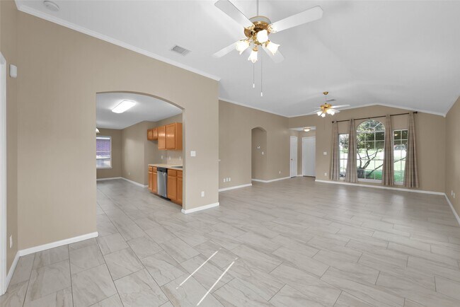 Building Photo - 710 Moonwalk St