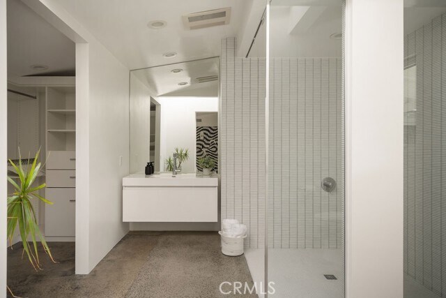 Building Photo - 2015 Irvine Ave