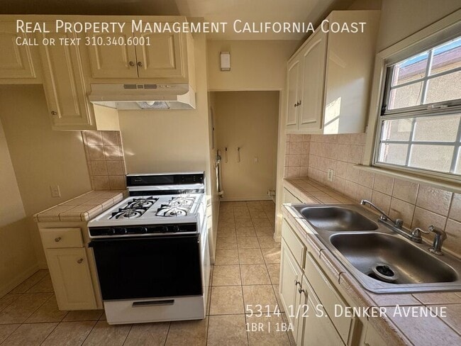 Building Photo - 5314 1/2 S. Denker Avenue-