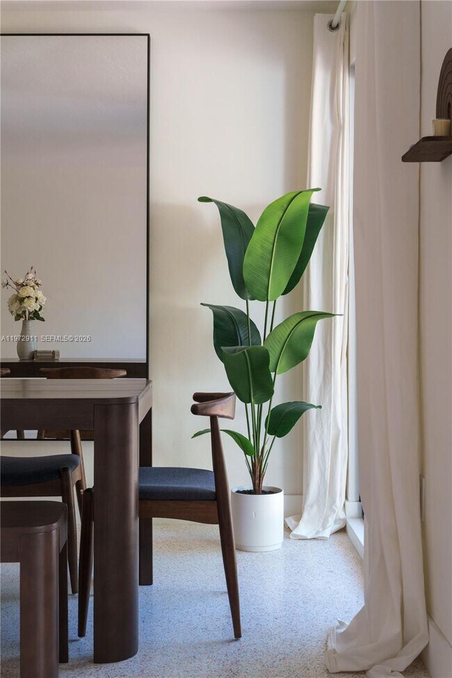 Building Photo - 1860 SW 13th St