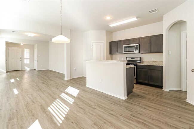 Building Photo - 3404 Cannon Dr