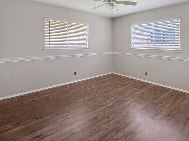 Building Photo - Charming 3-Bedroom Home in Sought-After Li...