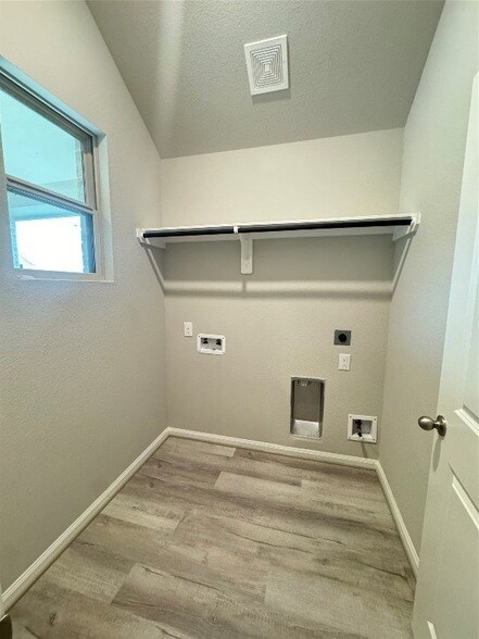 Building Photo - 19232 Hazel Firs Ln