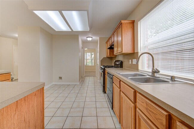 Building Photo - 3719 Cane Lake Dr