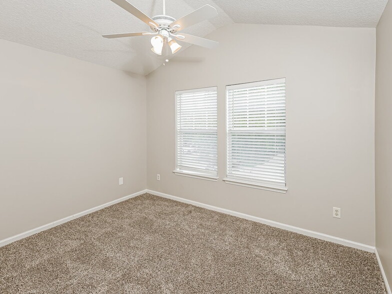 Building Photo - 6267 Pendragon Pl