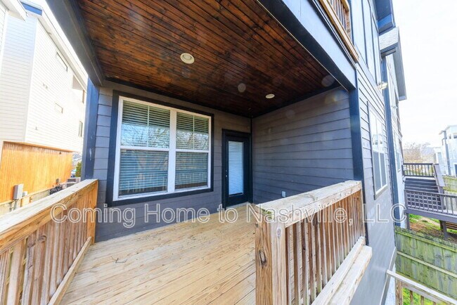 Building Photo - 2221 24th Ave N