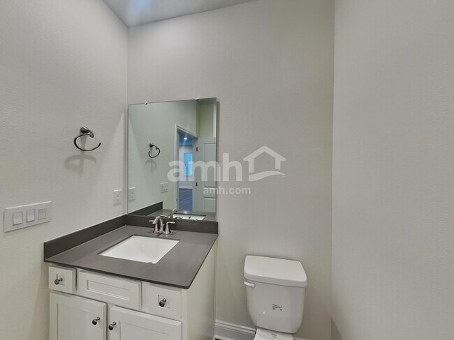 Building Photo - 3771 Lk Blf Lp