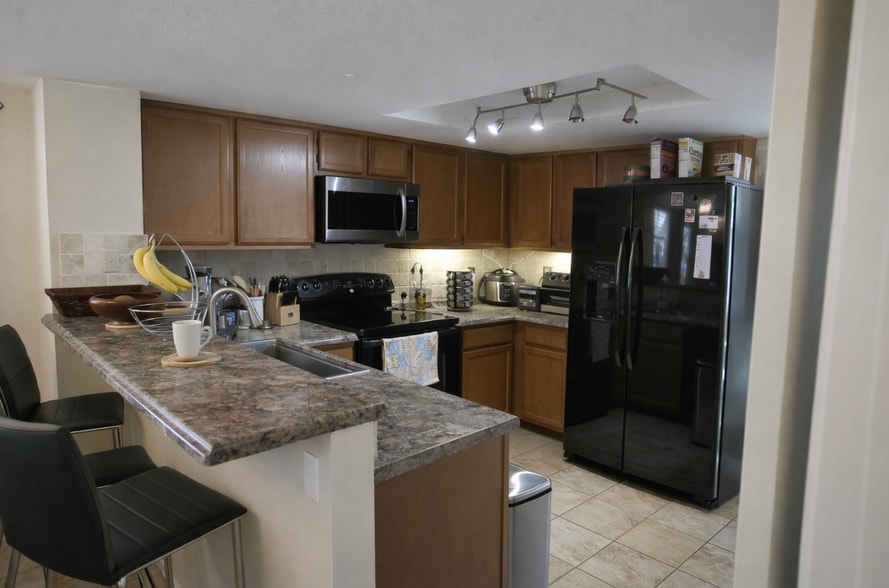 Building Photo - 7618 Colonial Ct