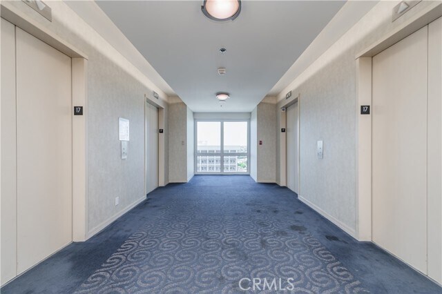 Building Photo - 525 E Seaside Way